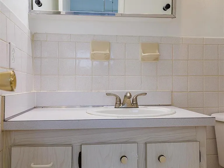 6211 SW 37th St #211 — Photo 15