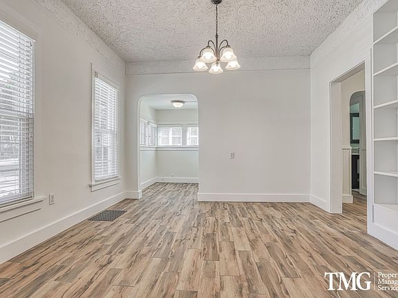 5th image of 315 W McLoughlin Blvd
