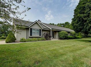 W160N5761 Cheryln Dr, Menomonee Falls, WI 53051