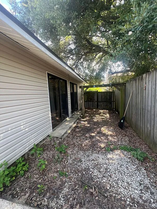 2 bed, 2.0 bath, 845 sqft, $975 — Photo 4