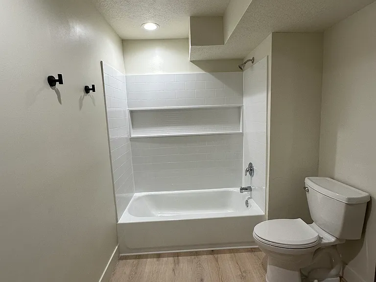 764 N Sunset Dr — Photo 17