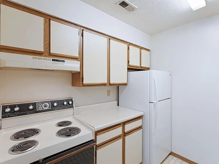 Cambridge Apartments — Photo 62