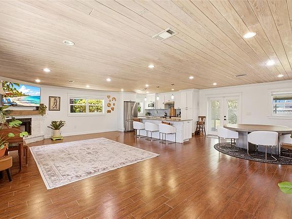 3rd image of 706 18TH AVENUE DRIVE W