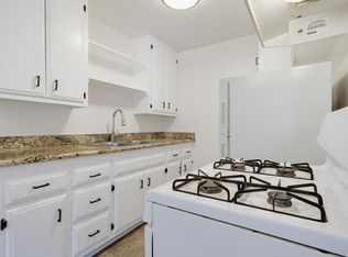 6113 8th Ave, Los Angeles, CA 90043