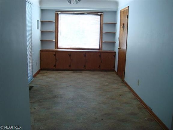4th image of 39 Nordham Dr