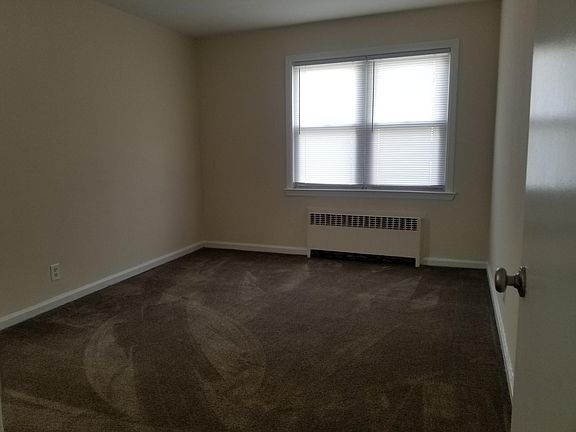 5th image of 319 E Broadway