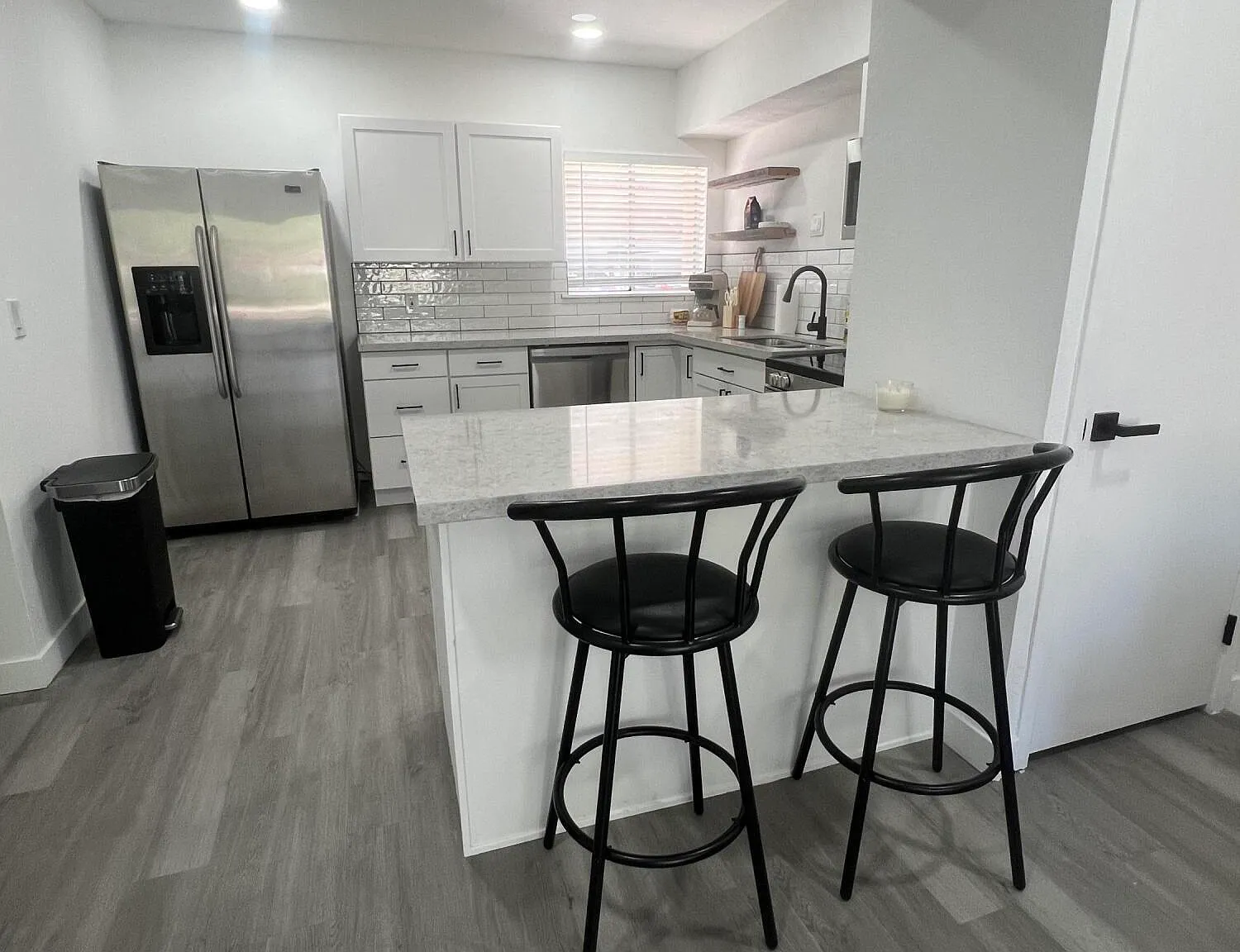 1 bed, 1.0 bath, 754 sqft, $1,800 — Photo 2