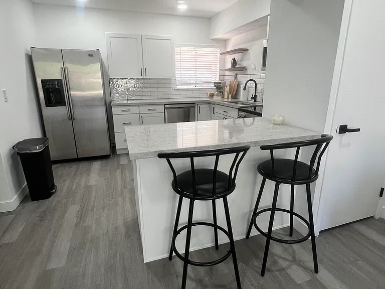 353 E Thomas Rd #C104 — Photo 2
