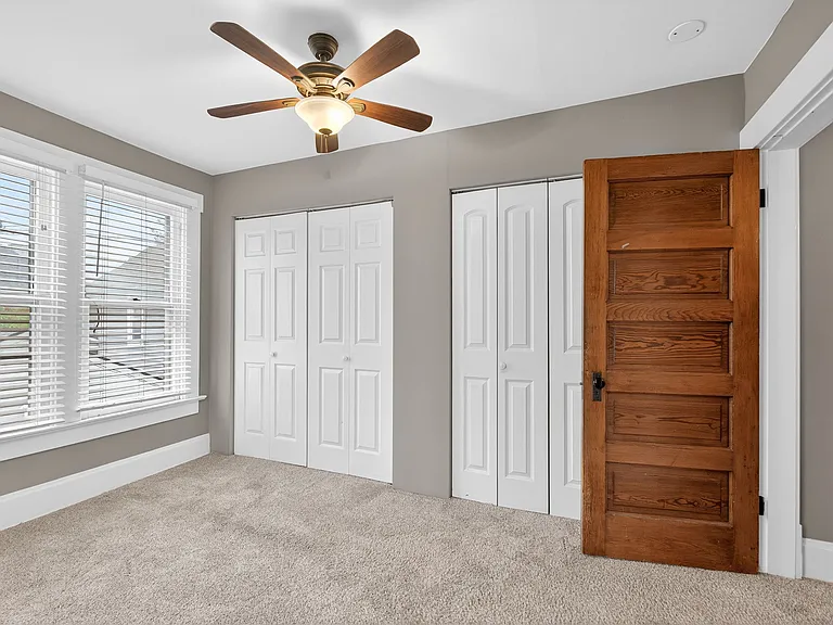 905 Beech St — Photo 27