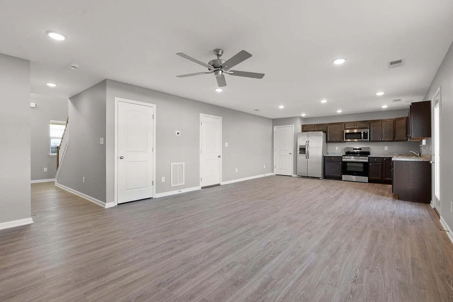 4 bed, 2.5 bath, 1695 sqft, $2,275 — Photo 4