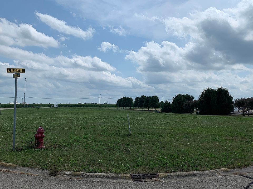 2nd image of 505 Tiger Ln
