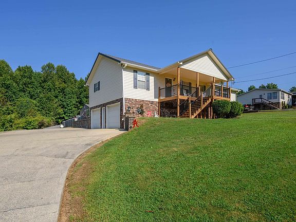 3rd image of 865 Graves Gap Rd