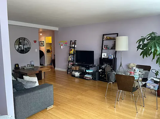 Rented by New York City Moves Team LLC | media 7