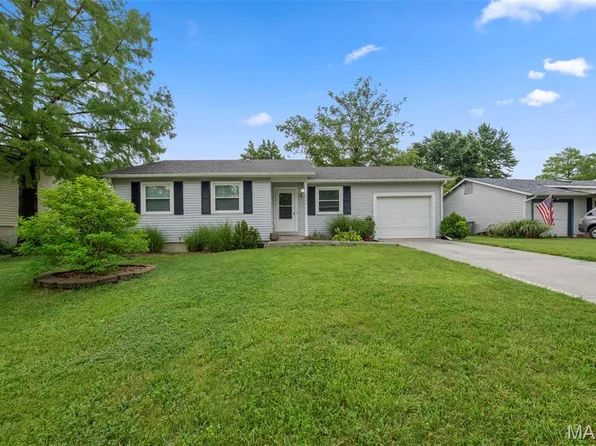 2006 Winter Hill Dr, O'Fallon, MO 63366