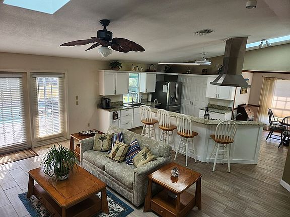 5th image of 728 N Fischer Cir