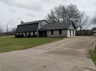 118 Frost Creek Ave, Groesbeck, TX 76642
