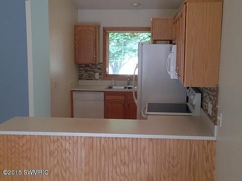 4th image of 12848 Colebrooke Ct