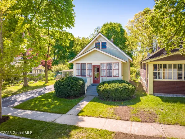 9 View Avenue, Albany, NY 12209