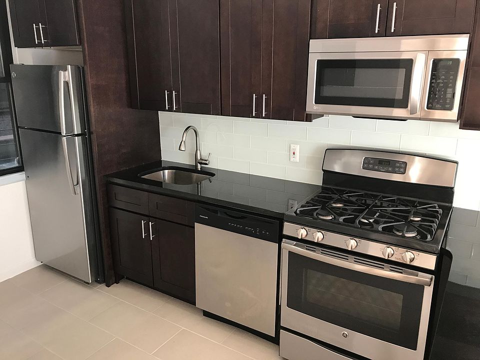 1st image of 560 W 163rd St