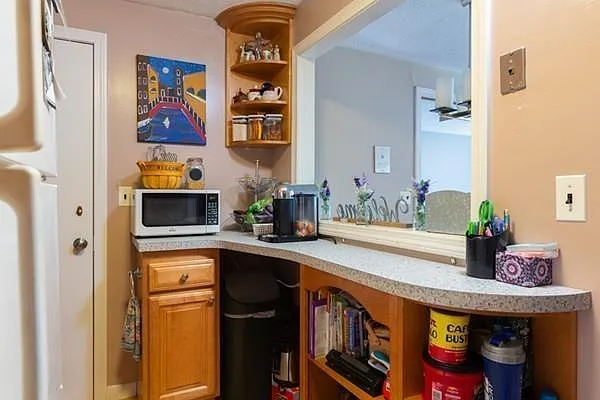 1 bed, 700 sqft, $2,050 — Photo 2