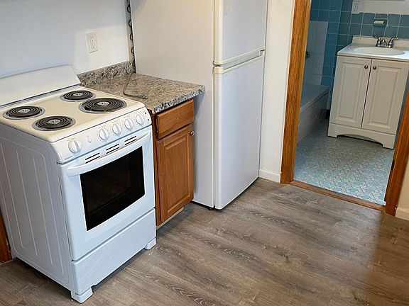 3rd image of 229 Primrose Ave