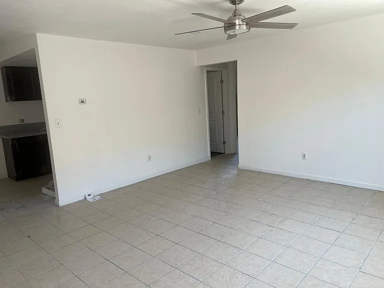 706 E Swain Rd #706 — Photo 7