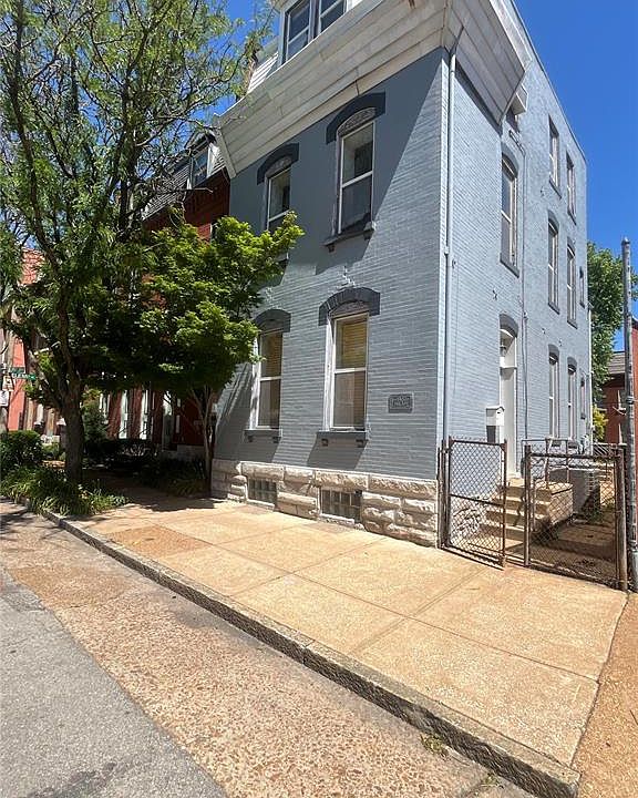 1st image of 1907 Lynch St