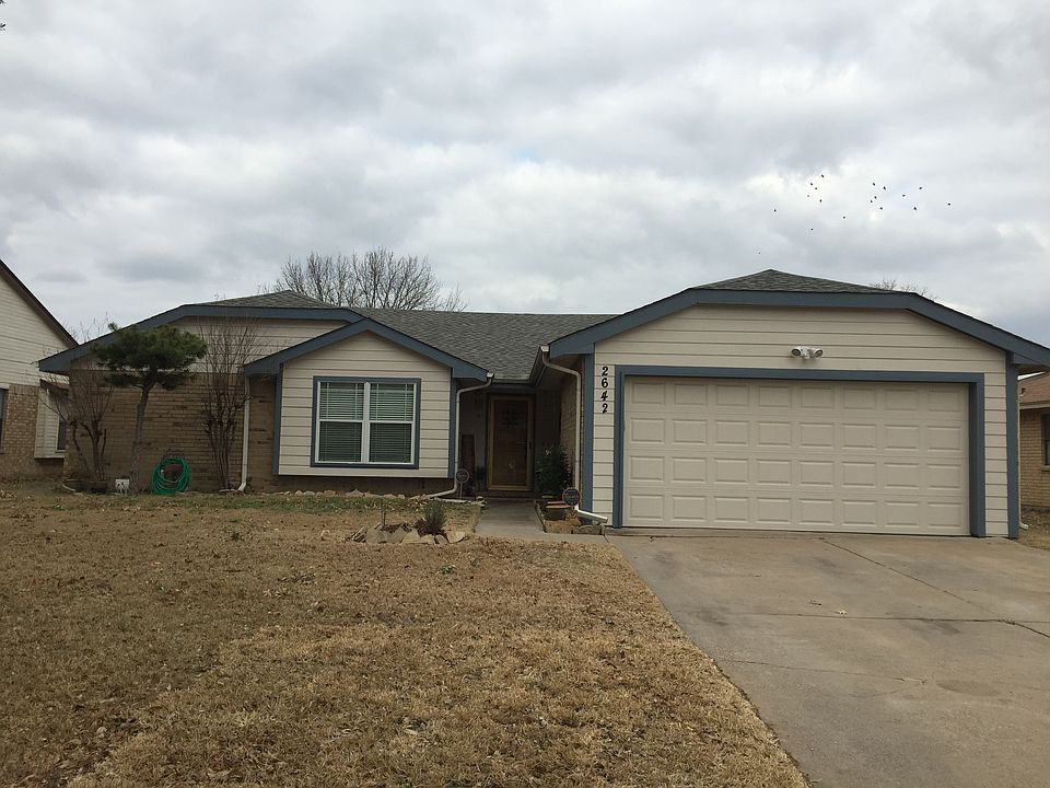 1st image of 2642 Claremont Dr