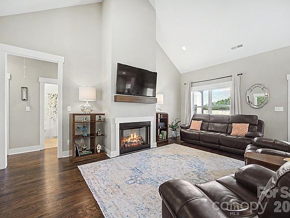 5th image of 4175 Brandy Creek Ct