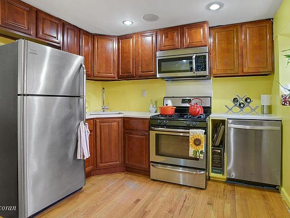 3rd image of 1087 Herkimer St