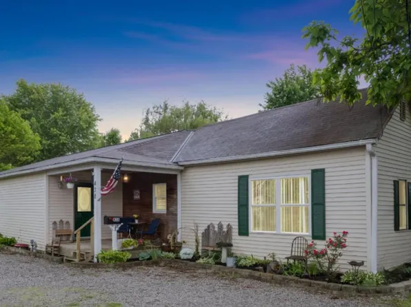 438 S East St, Bethel, OH 45106