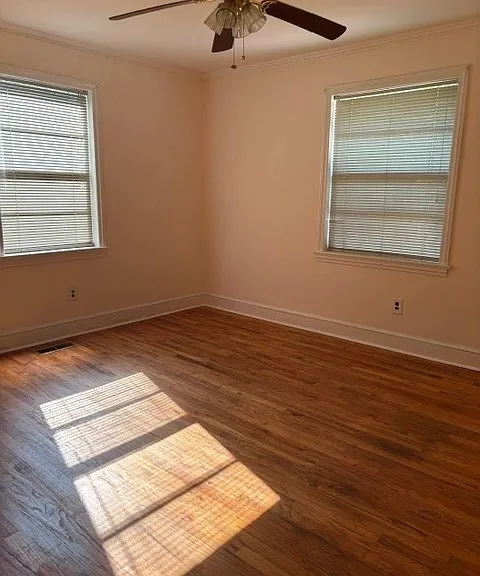 422 Langdon St — Photo 9