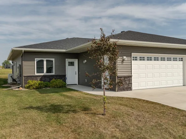403 Tee Box Ln NE, Stewartville, MN 55976