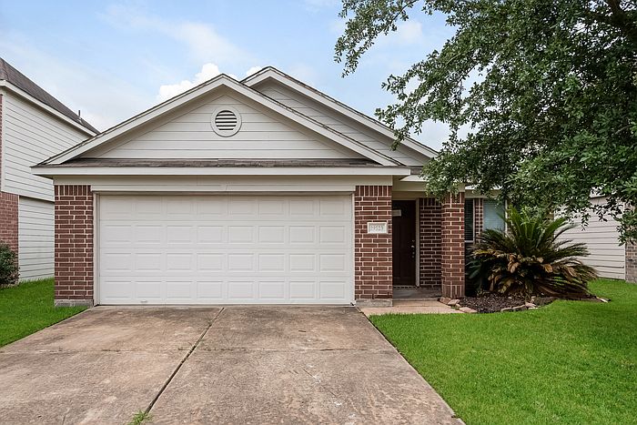 1st image of 19523 Narcissus Brook Ln