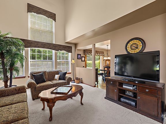 2nd image of 723 Silk Oak Ln