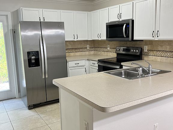 4th image of 730 Ginger Mill Dr #1