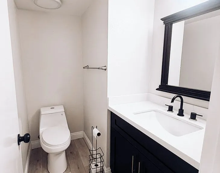 3476 Del Amo Blvd — Photo 23