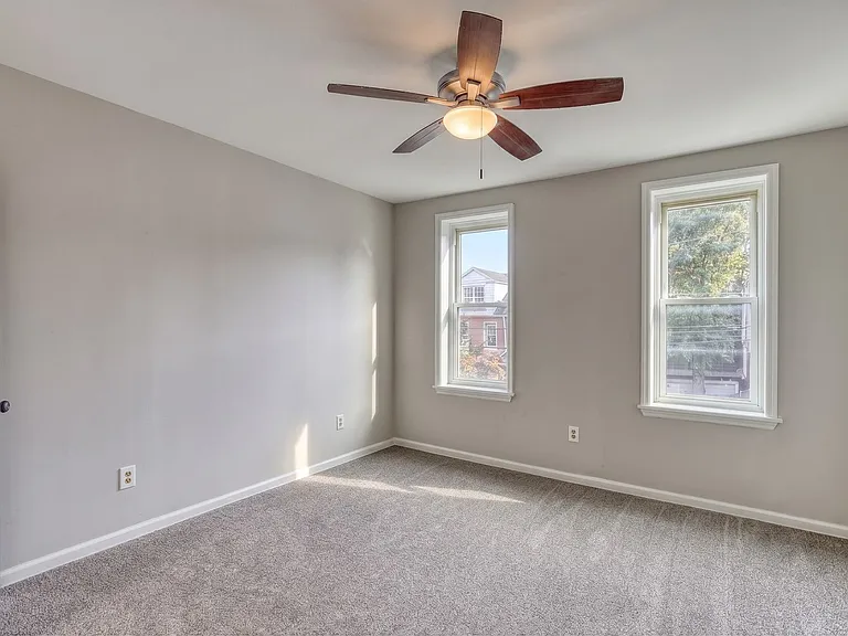 515 Seneca St — Photo 18