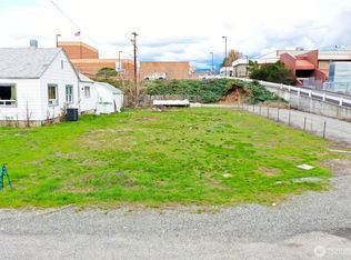 25 Elm St S, Omak, WA 98841