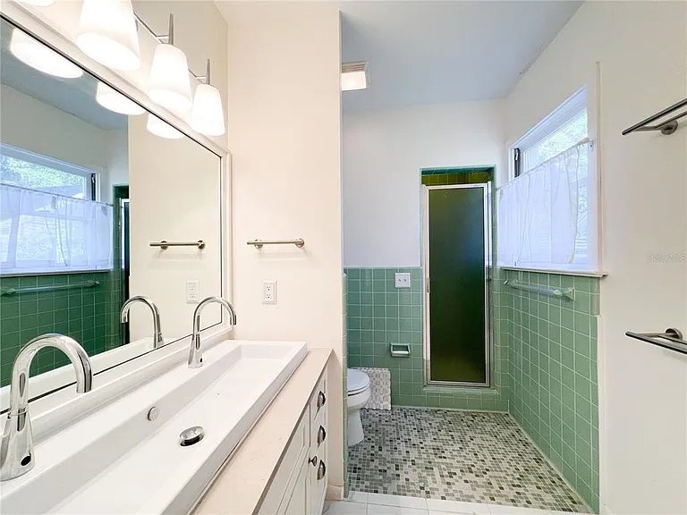 501 NE 8th Ave — Photo 16
