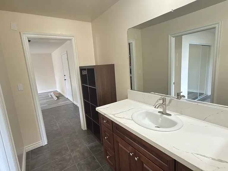 6460 Mammoth Ave #104 — Photo 4