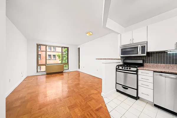 Rented by REAL New York | media 3