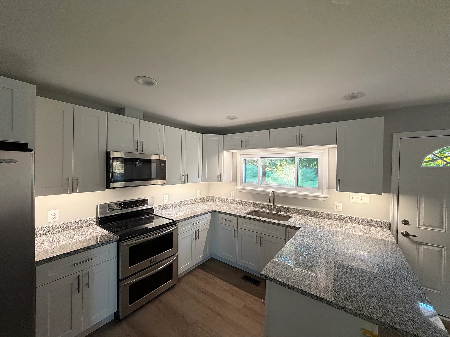 3 bed, 1600 sqft, $3,100 — Photo 3