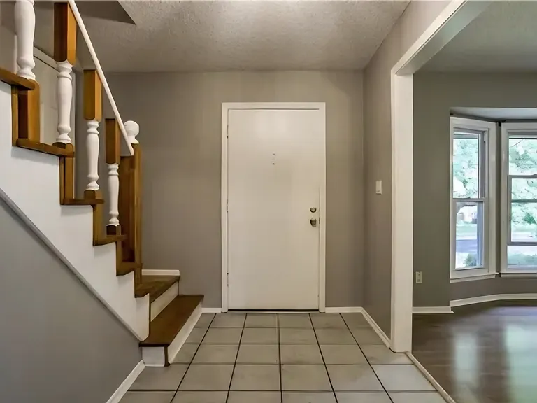 9026 Alden St — Photo 15