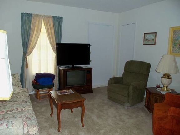 4th image of 102 Pamela Dr