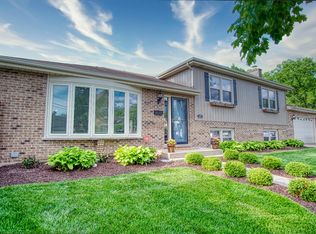 383 W Montrose Ave, Elmhurst, IL