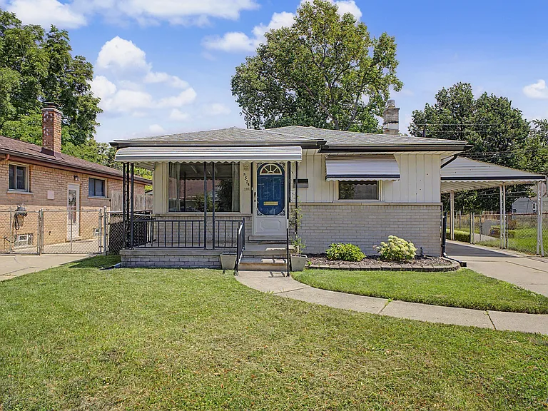 5375 Mayfair St — Photo 2