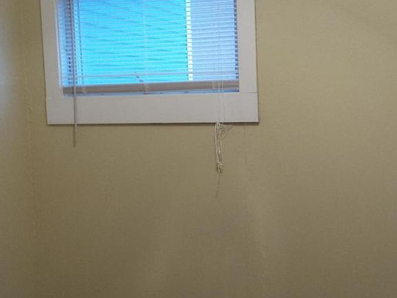 4th image of 750 Lake Dr SE