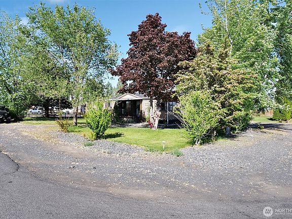 5th image of 4379 Jackie Drive NE