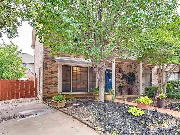 2nd image of 606 Essex Pl